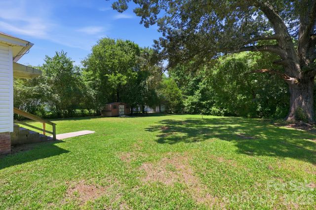 2747 Old Mocksville Road, Salisbury, NC 28144