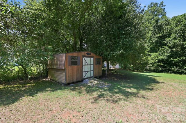 2747 Old Mocksville Road, Salisbury, NC 28144