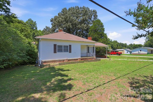 2747 Old Mocksville Road, Salisbury, NC 28144