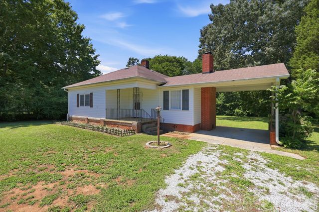 2747 Old Mocksville Road, Salisbury, NC 28144