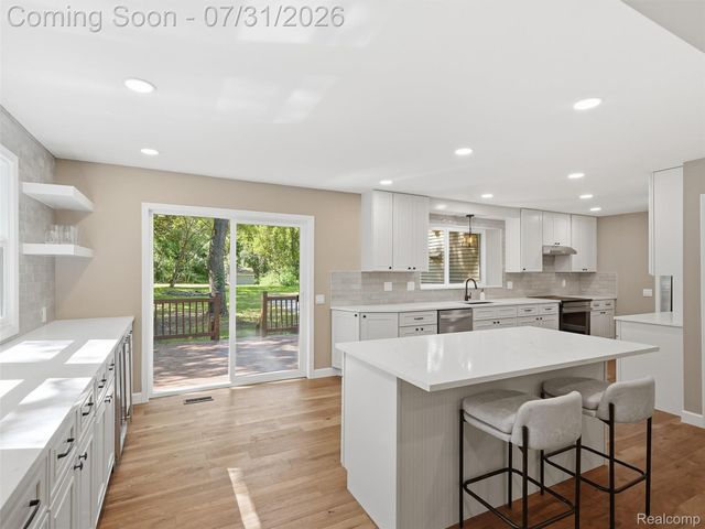 25980 Lyman Lane, Lyon Charter Township, MI 48165