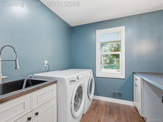 25980 Lyman Lane, Lyon Charter Township, MI 48165