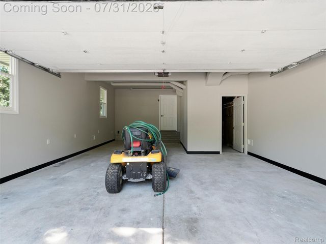 25980 Lyman Lane, Lyon Charter Township, MI 48165