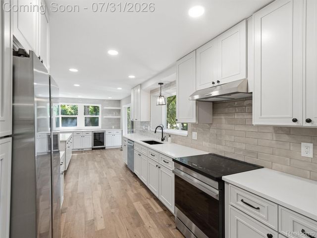 25980 Lyman Lane, Lyon Charter Township, MI 48165
