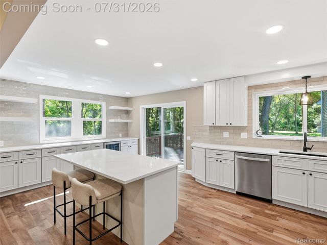25980 Lyman Lane, Lyon Charter Township, MI 48165