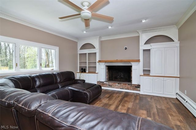 381 Hickory Hill Road, Chagrin Falls, OH 44022