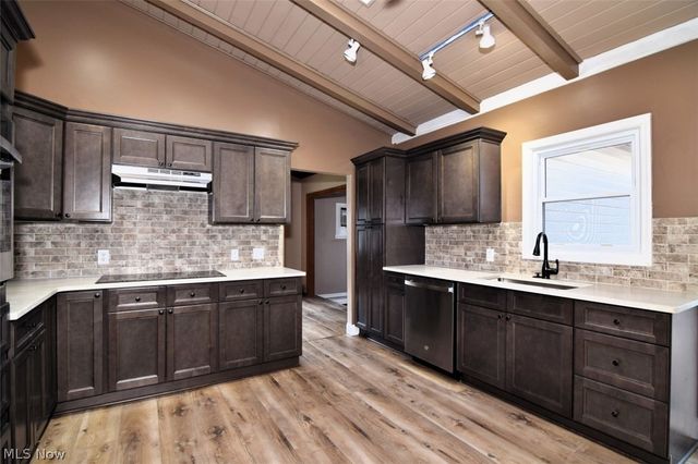381 Hickory Hill Road, Chagrin Falls, OH 44022