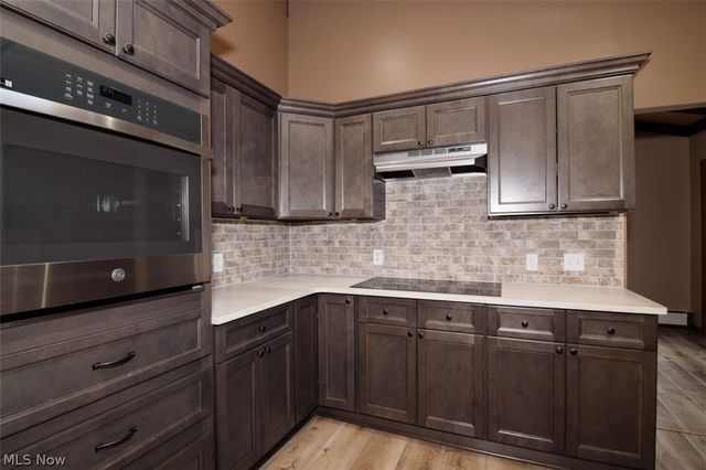 381 Hickory Hill Road, Chagrin Falls, OH 44022