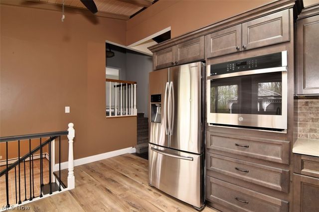 381 Hickory Hill Road, Chagrin Falls, OH 44022