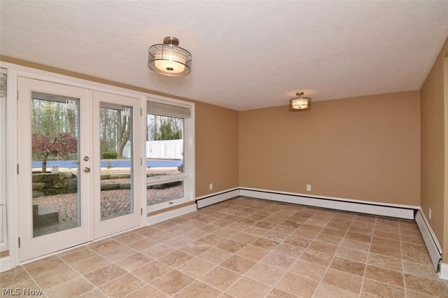 381 Hickory Hill Road, Chagrin Falls, OH 44022