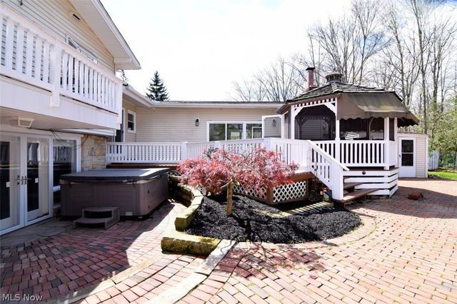 381 Hickory Hill Road, Chagrin Falls, OH 44022