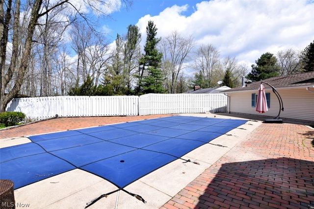 381 Hickory Hill Road, Chagrin Falls, OH 44022