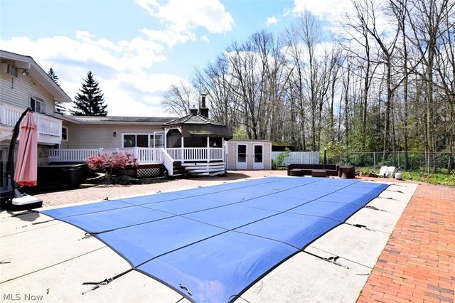 381 Hickory Hill Road, Chagrin Falls, OH 44022