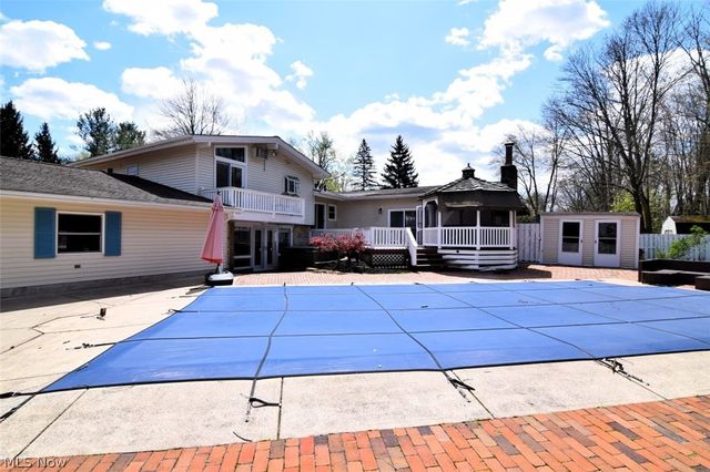 381 Hickory Hill Road, Chagrin Falls, OH 44022