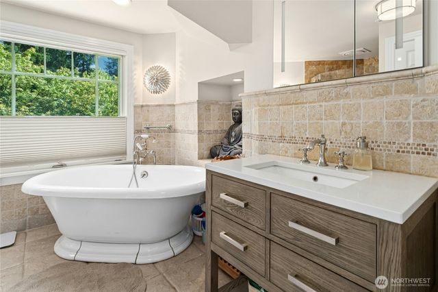 17702 244th Avenue NE, Woodinville, WA 98077