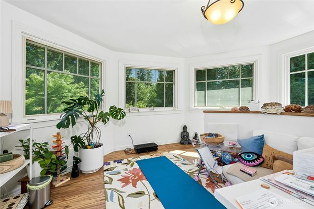 17702 244th Avenue NE, Woodinville, WA 98077