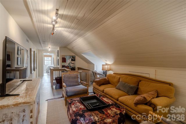 66 Fox Trot Lane, Tryon, NC 28782