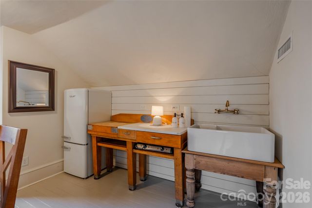 66 Fox Trot Lane, Tryon, NC 28782