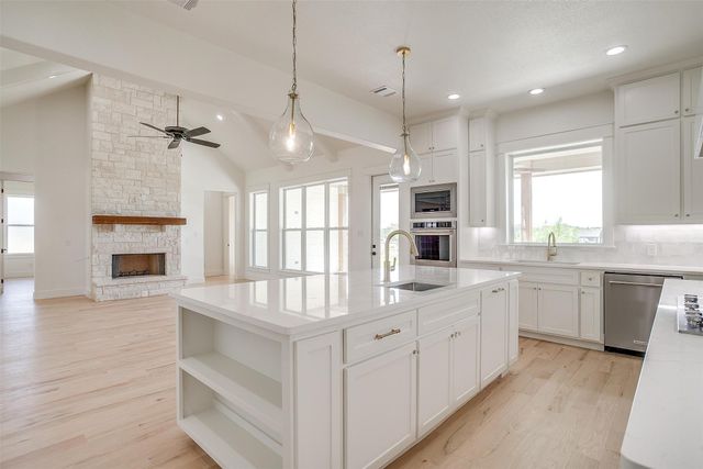 115 Esther Court, Millsap, TX 76066