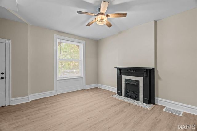 3325 Minnesota Avenue, St Louis, MO 63118