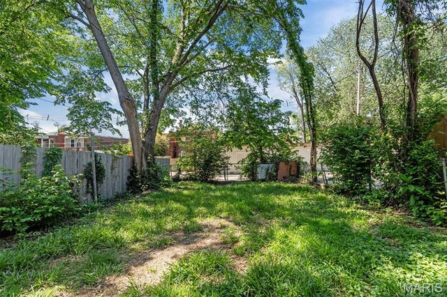 3325 Minnesota Avenue, St Louis, MO 63118