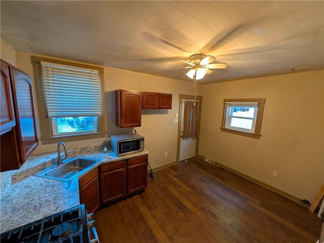 1123 8th Ave, New Brighton, PA 15066