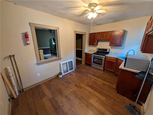 1123 8th Ave, New Brighton, PA 15066