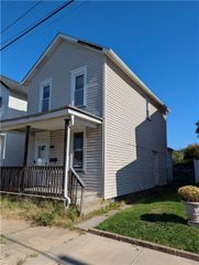 1123 8th Ave, New Brighton, PA 15066