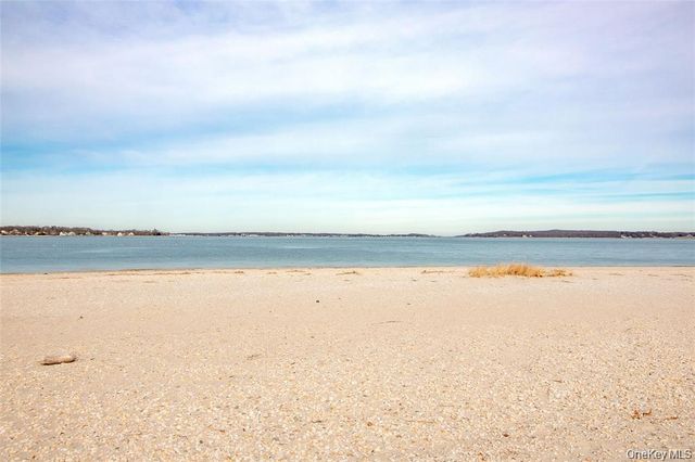 485 Hickory Avenue, Southold, NY 11971