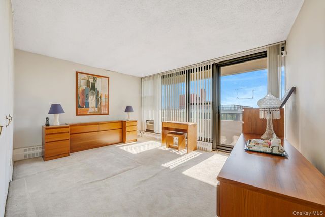 10-34 166 Street 9C, Beechhurst, NY 11357
