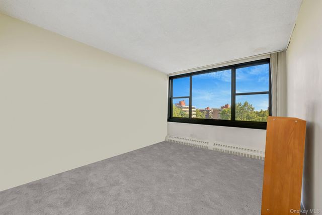 10-34 166 Street 9C, Beechhurst, NY 11357
