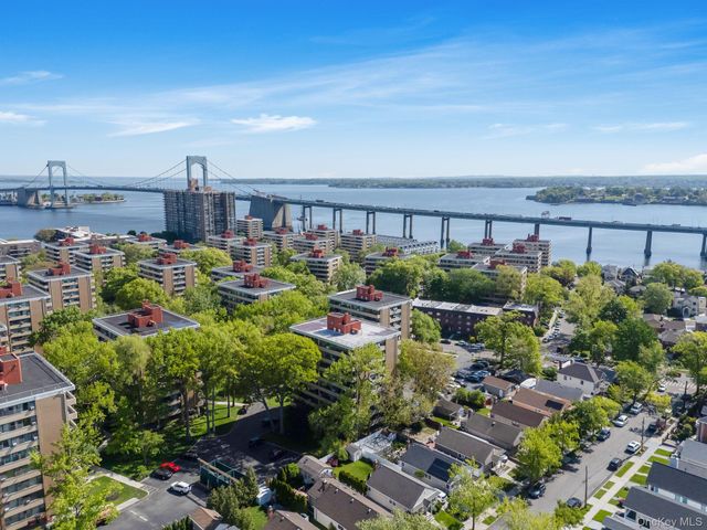 10-34 166 Street 9C, Beechhurst, NY 11357