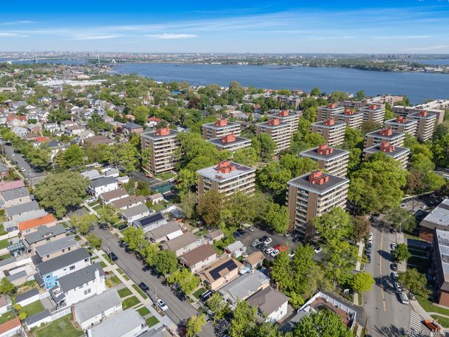 10-34 166 Street 9C, Beechhurst, NY 11357