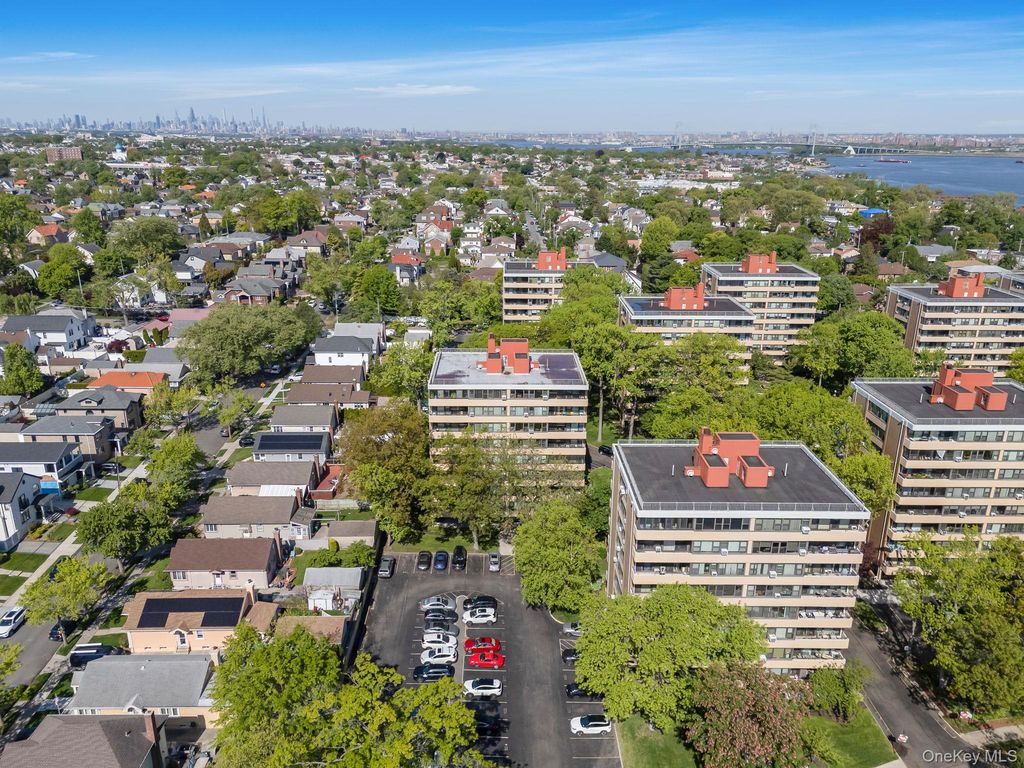 10-34 166 Street 9C, Beechhurst, NY 11357
