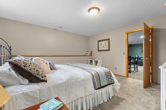 5040 127th Street W, Apple Valley, MN 55124