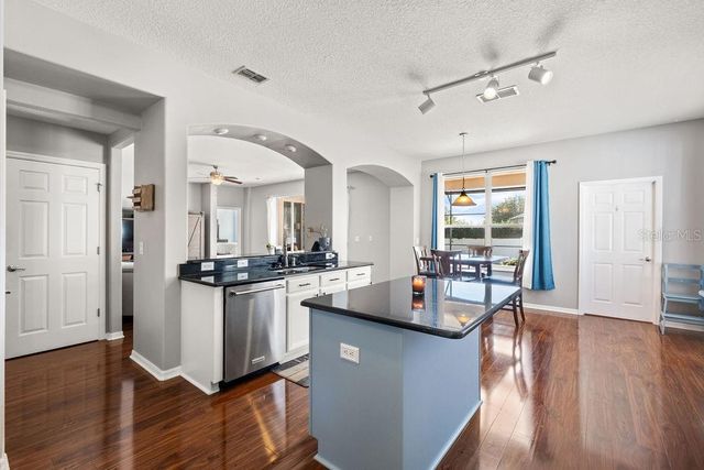 570 JOHNS LANDING WAY, Oakland, FL 34787