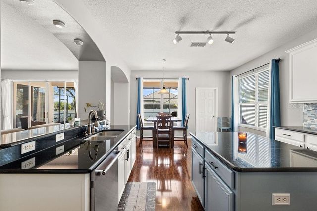 570 JOHNS LANDING WAY, Oakland, FL 34787