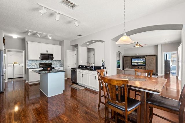 570 JOHNS LANDING WAY, Oakland, FL 34787