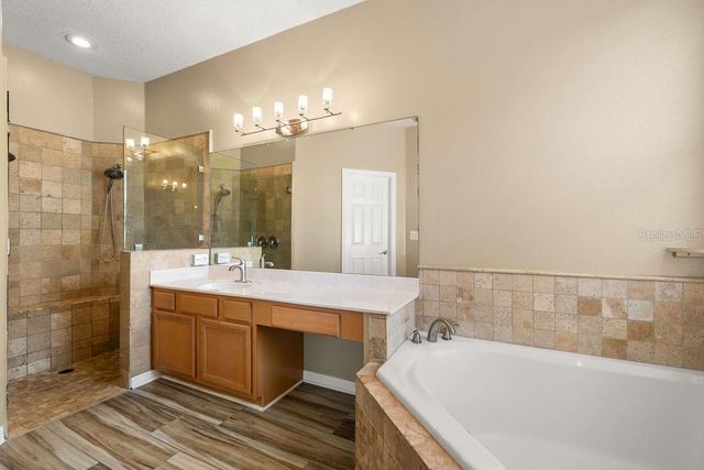 570 JOHNS LANDING WAY, Oakland, FL 34787