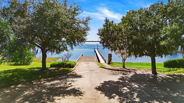 570 JOHNS LANDING WAY, Oakland, FL 34787