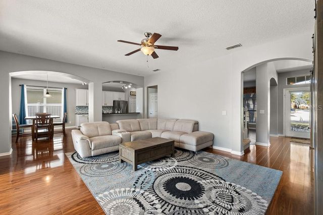 570 JOHNS LANDING WAY, Oakland, FL 34787