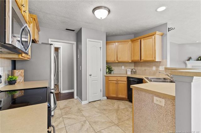 1516 Thoroughbred Trail, Parkton, NC 28371