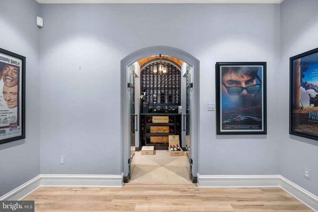 930 DOUGLASS DR, Mclean, VA 22101