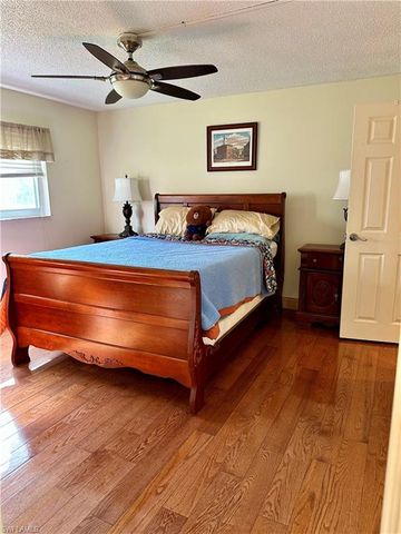 190 Turtle Lake CT # 202, Naples, FL 34105