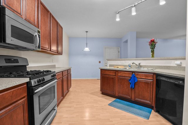 8815 Concord Lane G, Justice, IL 60458