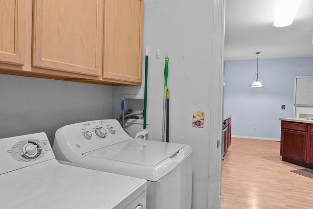 8815 Concord Lane G, Justice, IL 60458