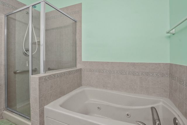 8815 Concord Lane G, Justice, IL 60458