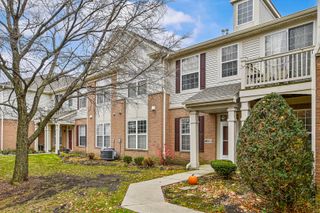 8815 Concord Lane G, Justice, IL 60458