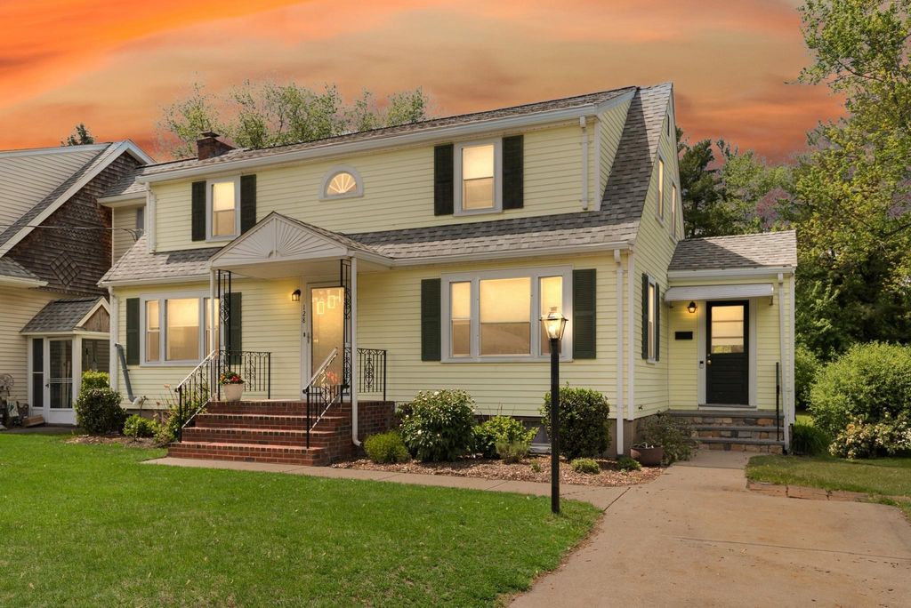 128 Rock Street 128, Norwood, MA 02062