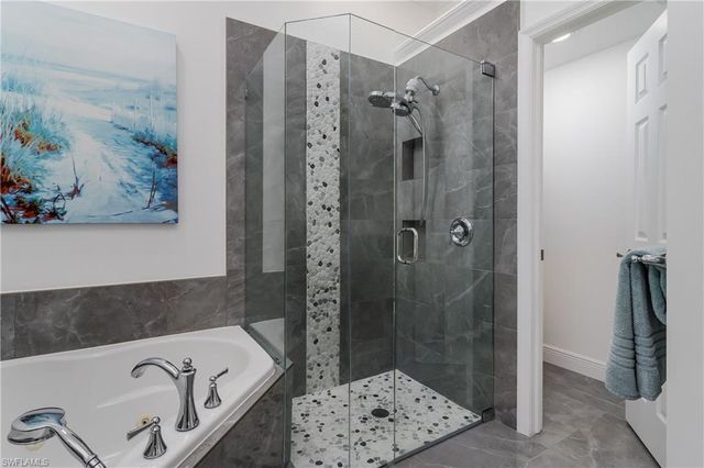 6495 Waverly Green WAY, Naples, FL 34110